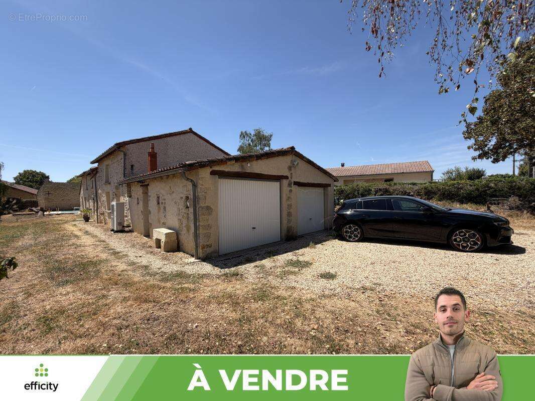 Maison 175 m² à Gizay  - photo 18