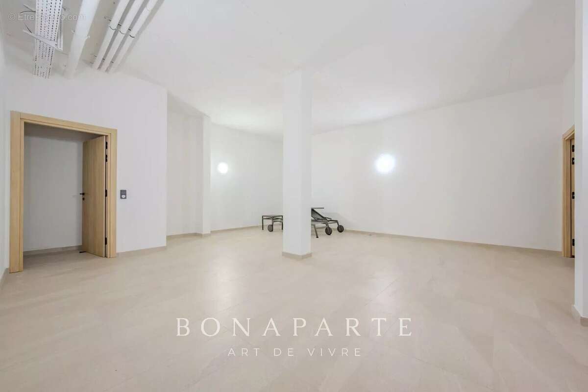 SAINT-TROPEZ GASSIN Exclusivité : Superbe villa-appartement en duplex avec vue mer exceptionnelle - photo 33