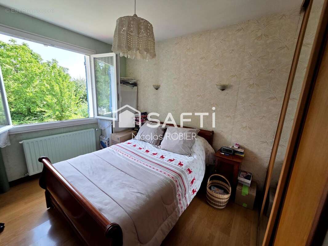 Maison 110 m² à La Creche  - photo 4