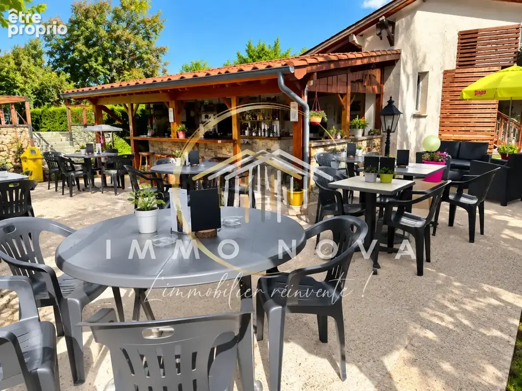 Bar / restaurant avec licence iv   murs + fonds + appartement - photo 2