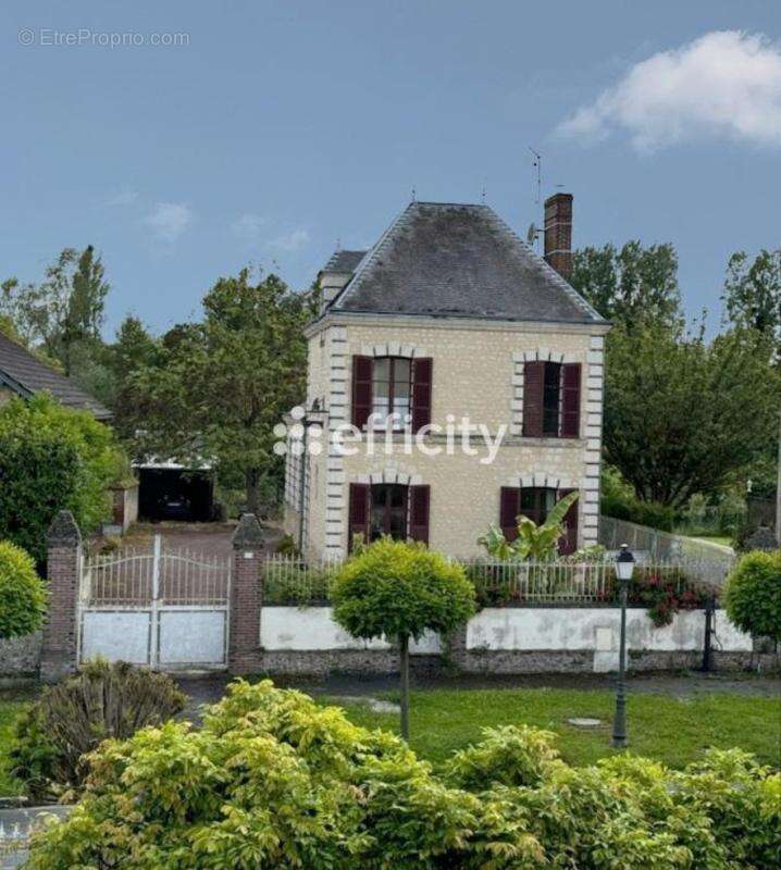 Maison à MAUVES-SUR-HUISNE