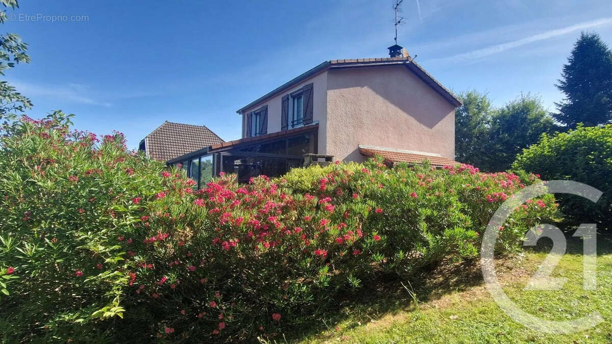 Maison 107 m² à Jassans-Riottier  - photo 3