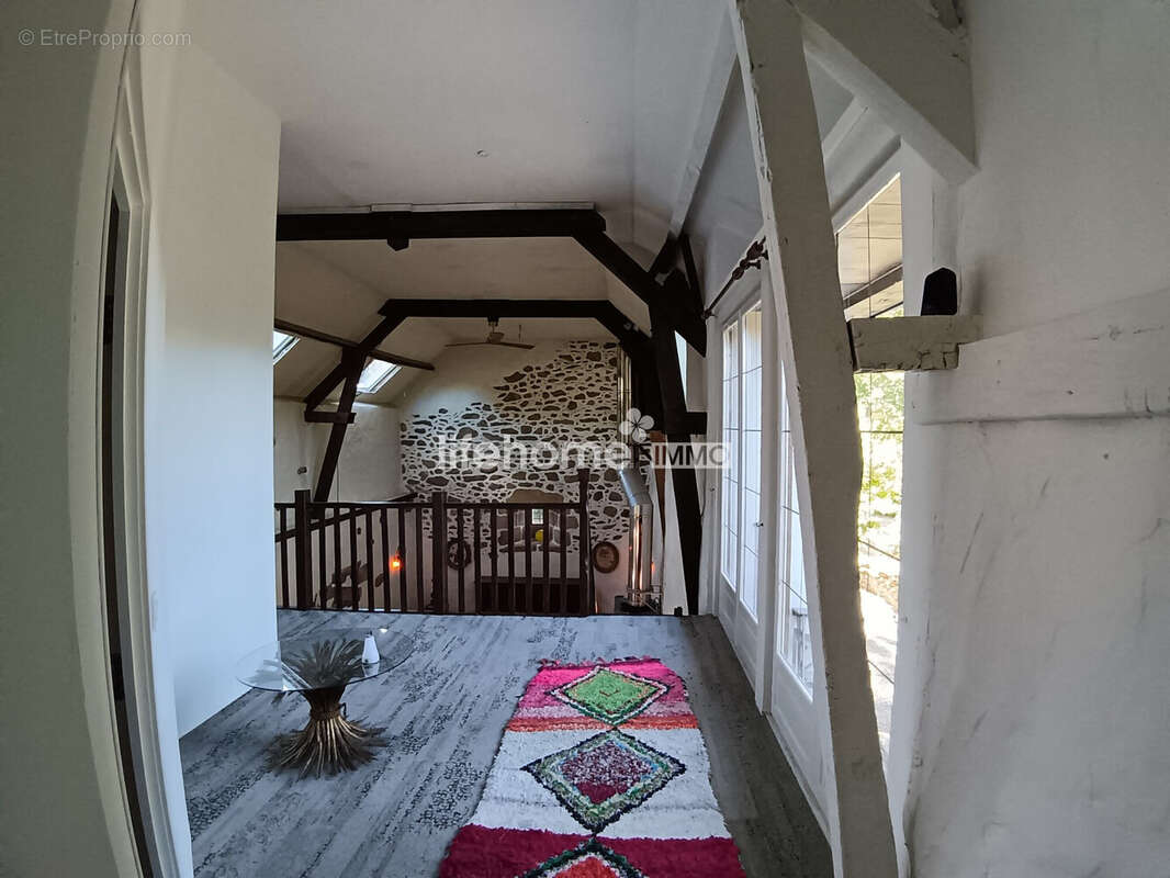 Maison à SAINT-QUENTIN-LA-CHABANNE