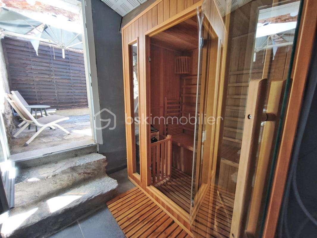 Maison de caractère de 179 m² avec suite indépendante bien-être, garage et patio – Faugères - photo 12