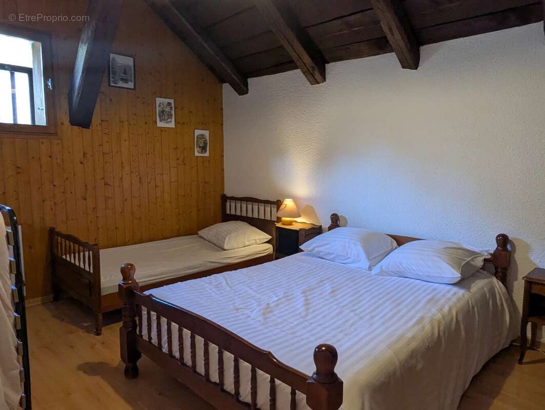 Appartement à MORILLON