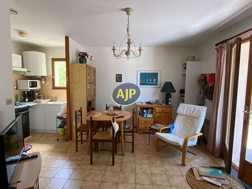Maison à VENDAYS-MONTALIVET