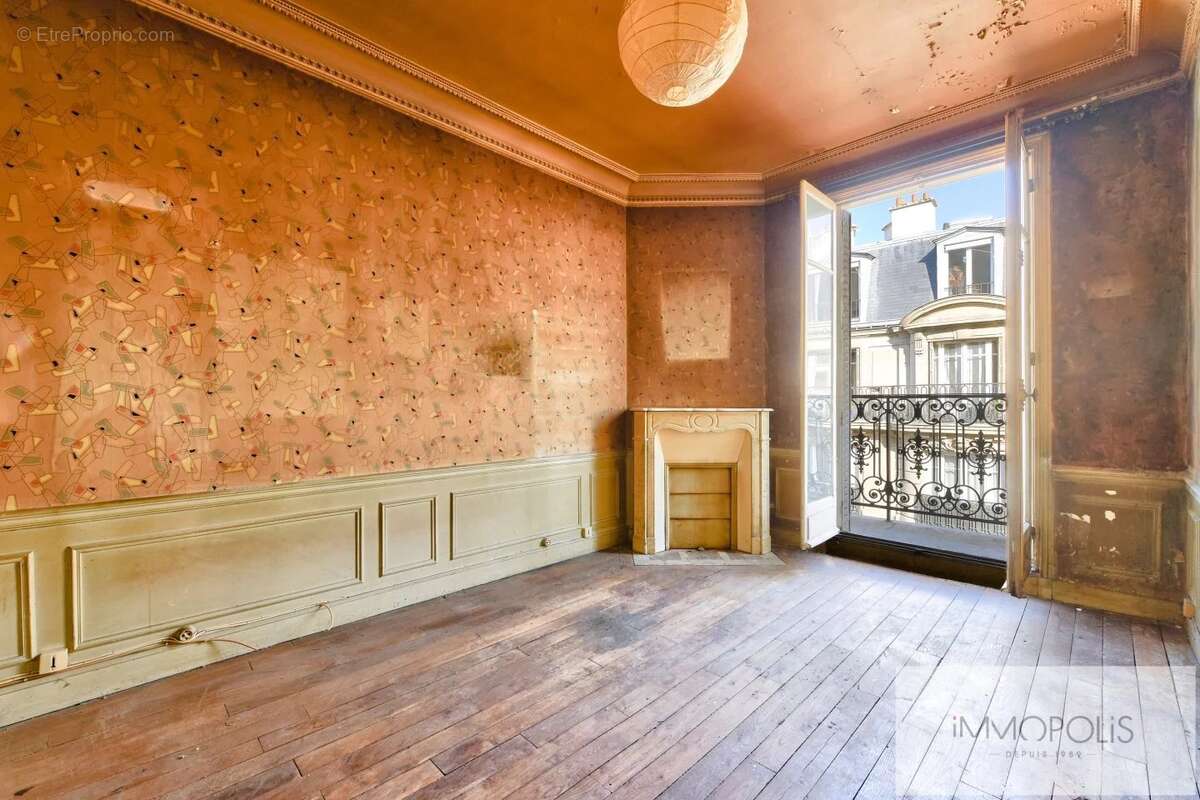 Appartement à PARIS-18E