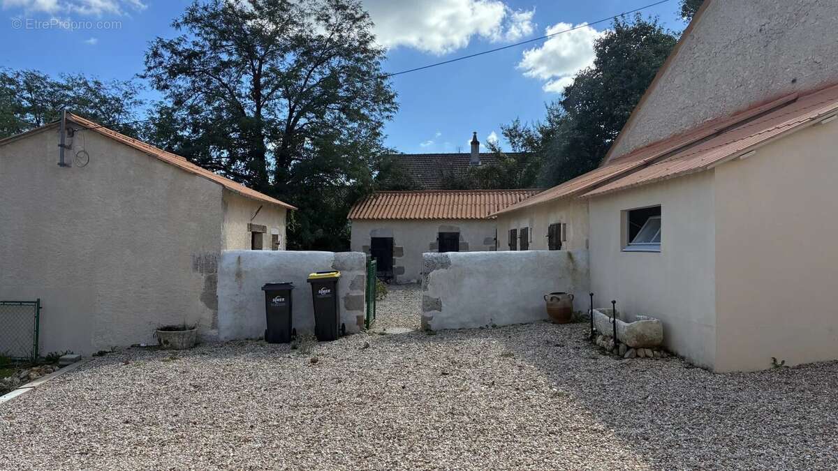 Maison à MONTMORILLON