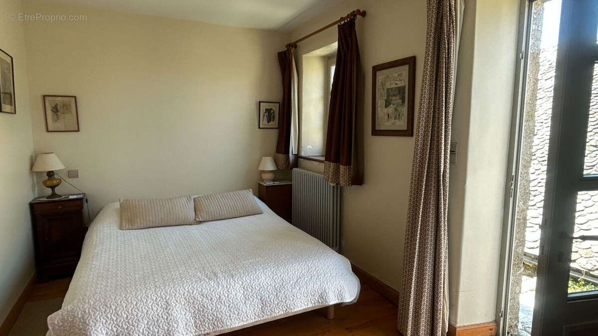 Manoir du XIVe siècle : Un balcon sur l'Aubrac et les Monts du Cantal - photo 10