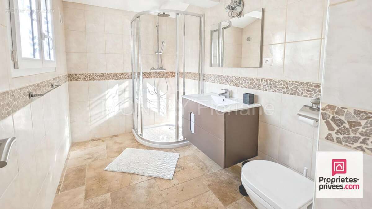 Maison à ROQUEBRUNE-SUR-ARGENS