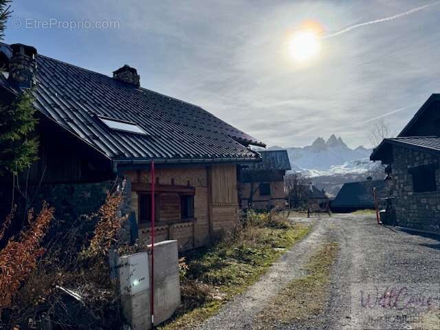 Maison à ALBIEZ-MONTROND