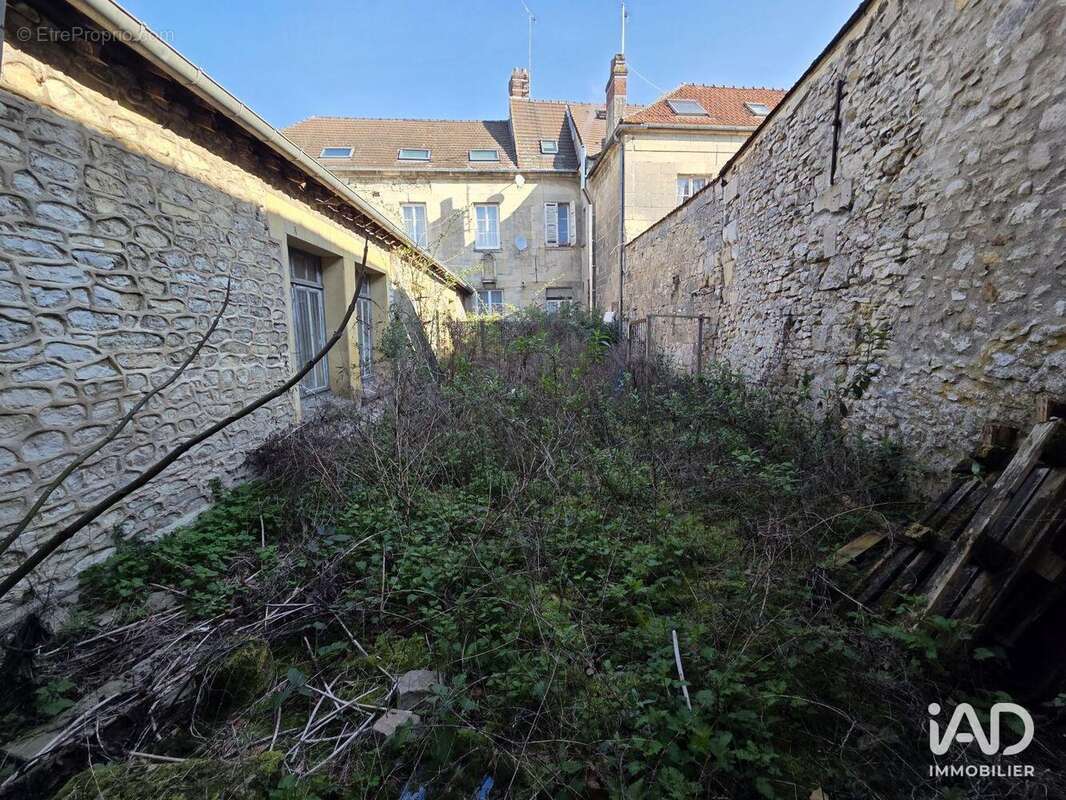 Photo 6 - Commerce à CREPY-EN-VALOIS