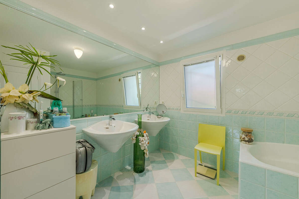 Villa d'architecte avec piscine à pied du port de santa-lucia - photo 8