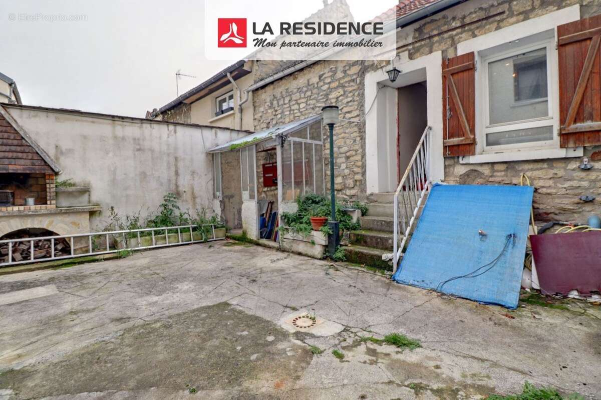 Maison à NEUVILLE-SUR-OISE