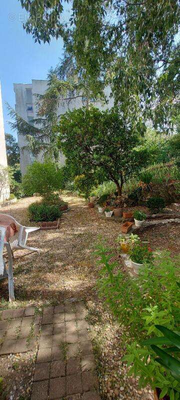 30.gard.nimes. appartement de 38 m² avec balcon dans residence calme et securisee quartier camplanier - photo 10