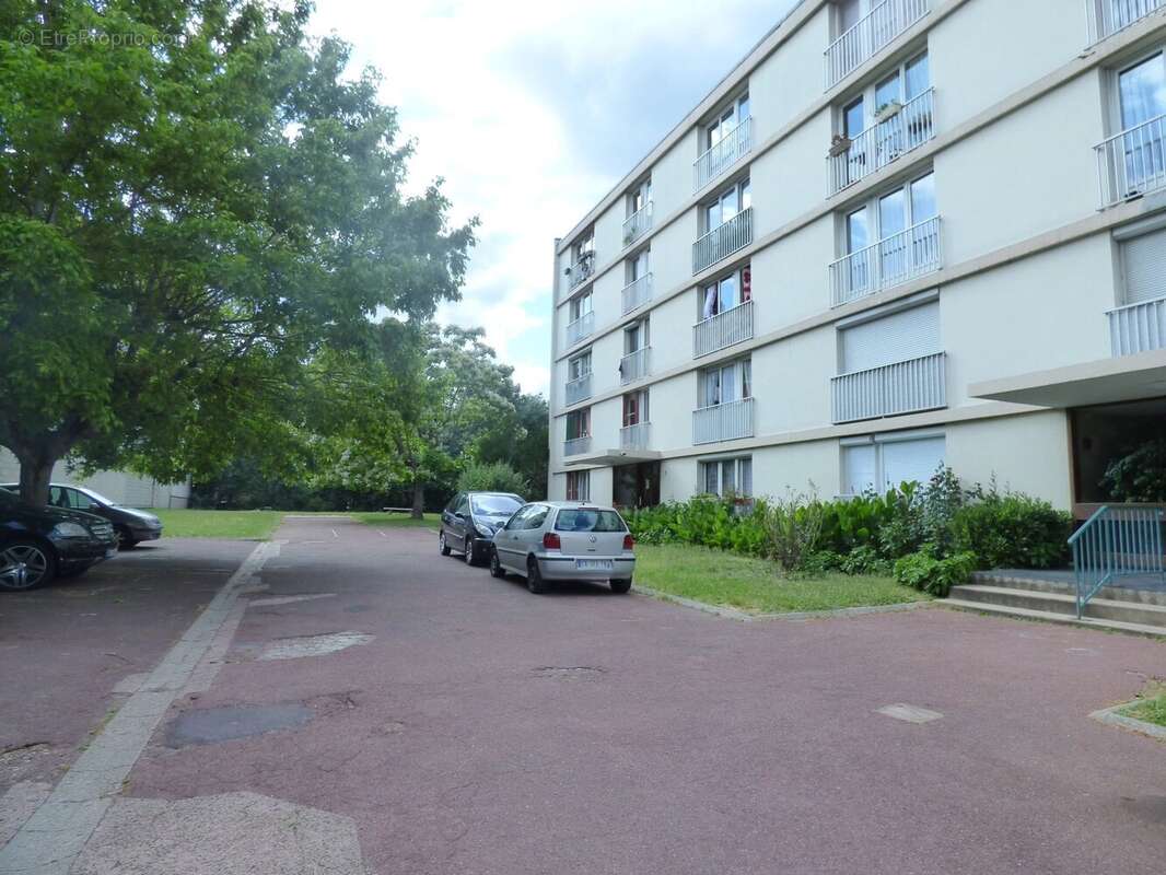 Appartement à AUBERVILLIERS