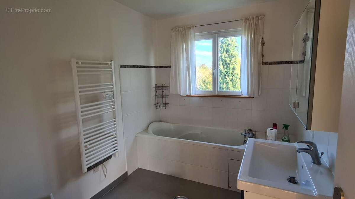 Maison à LADEVEZE-VILLE