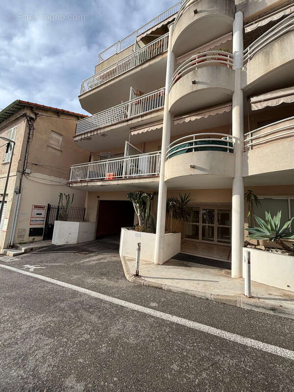 Parking à CAP-D&#039;AIL