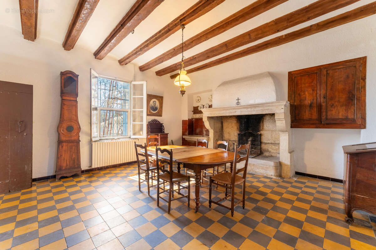 Maison à BELLEGARDE