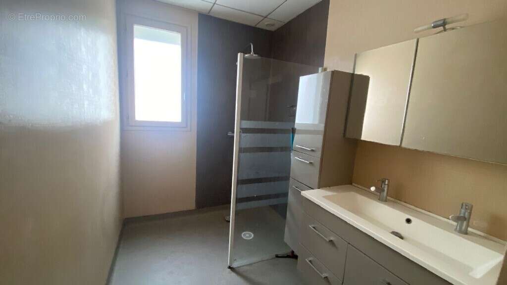 Maison 80 m² à Cusset  - photo 3
