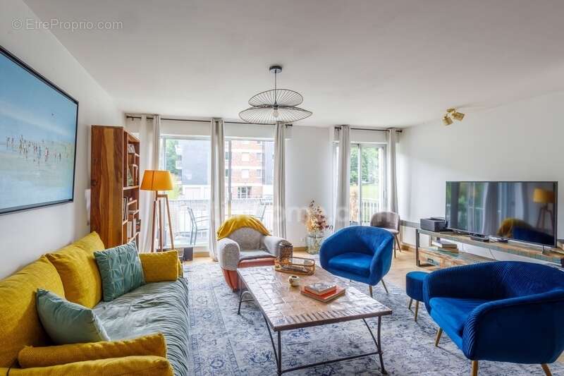 Honfleur - Appartement de type T2 - 63,52 m2 - 1 chambre - Terrasse - Parking - 2eme étage sans ascenseur - photo 2
