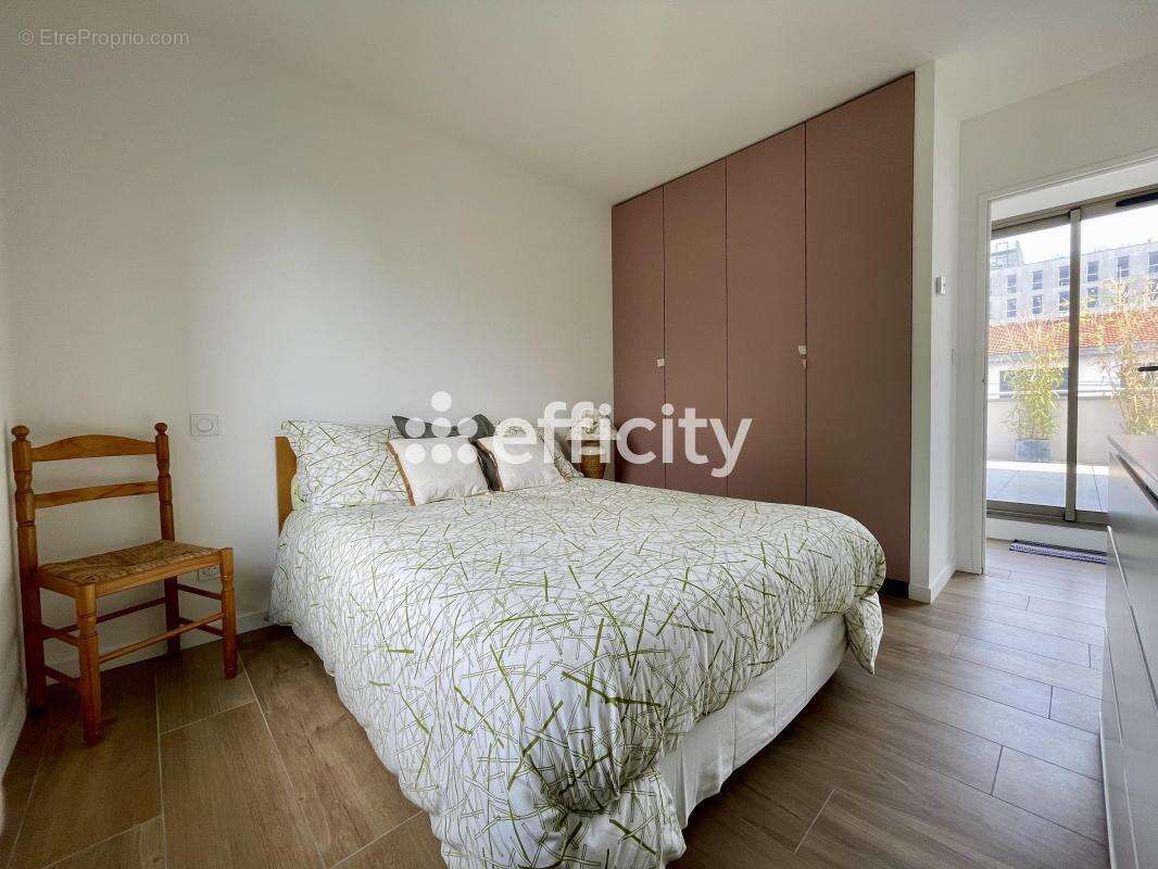 Maison 140 m² à Le Bouscat  - photo 9