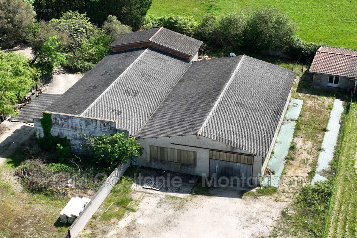 Commerce à MONTBETON