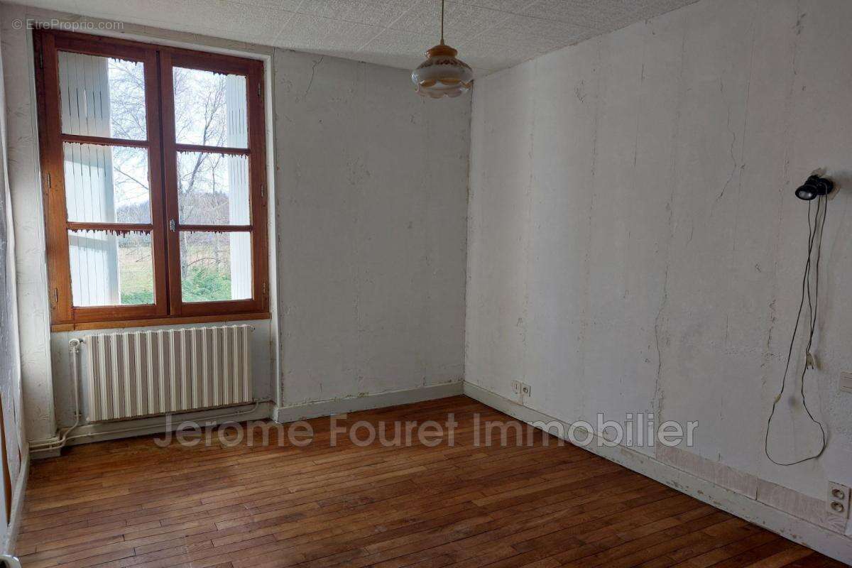 Maison à EGLETONS
