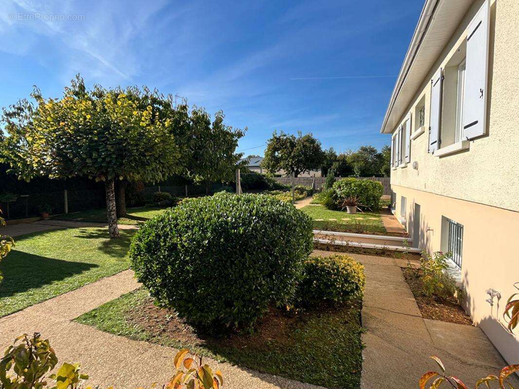 Maison à NEUVILLE-DE-POITOU