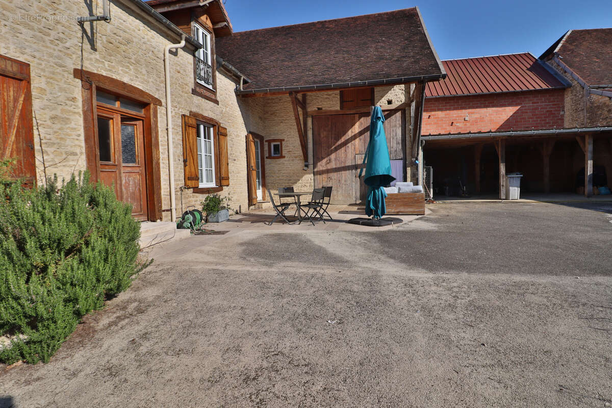 Maison à VENDEUVRE-SUR-BARSE