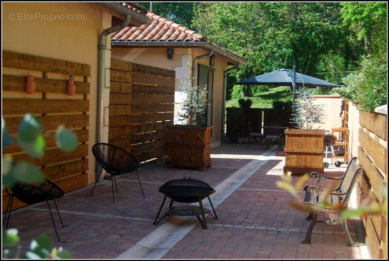 Maison à MONCRABEAU