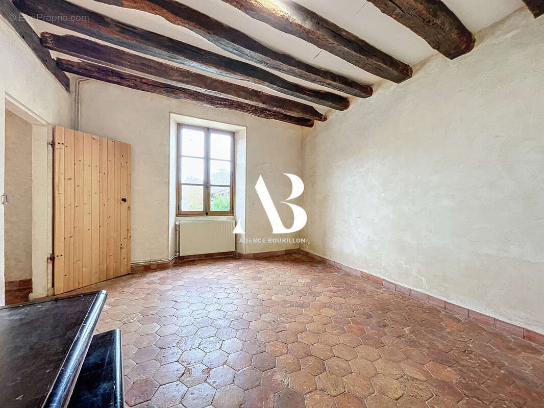 Maison à GRANDPUITS-BAILLY-CARROIS