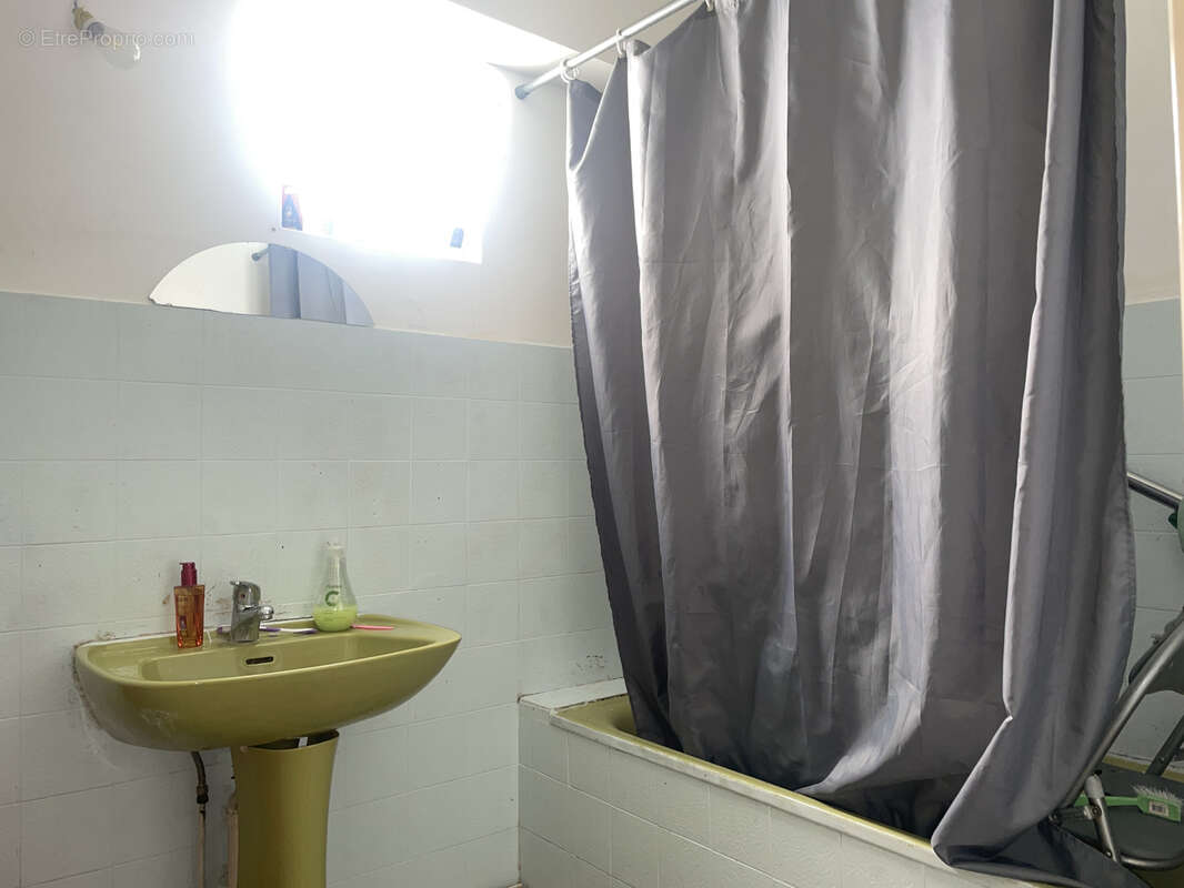 Appartement à MARSEILLE-3E