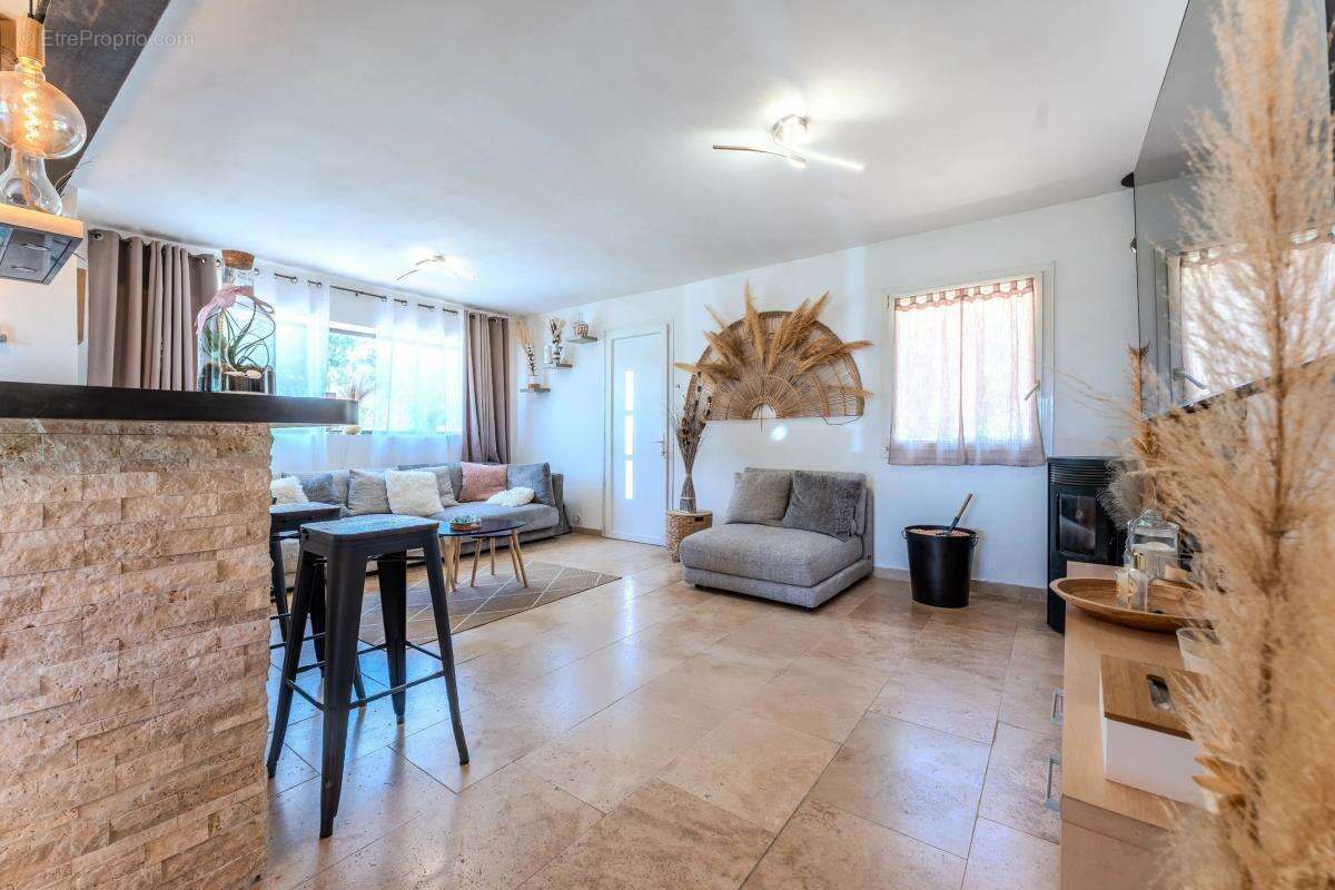 Maison à LE CASTELLET