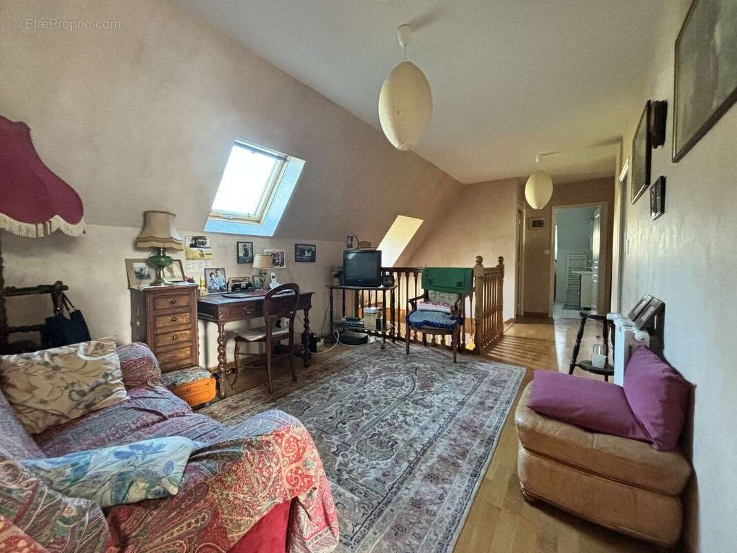 Maison 5 chambres, 210 m2 avec piscine - photo 13