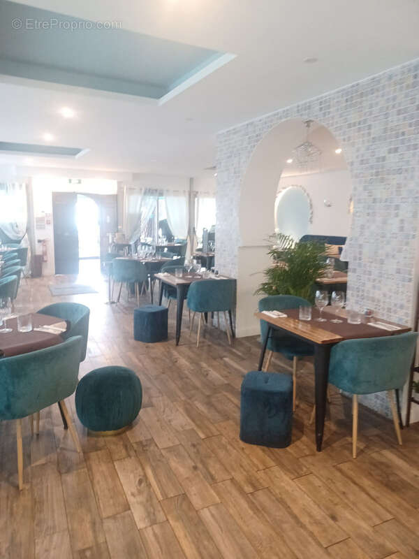 Commerce à VILLENEUVE-LOUBET