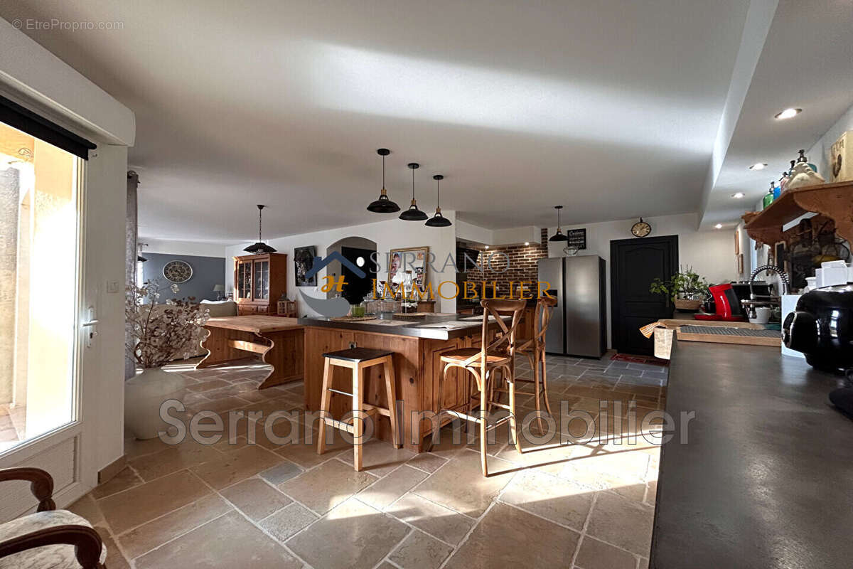 Maison 165 m² à Montfrin  - photo 7