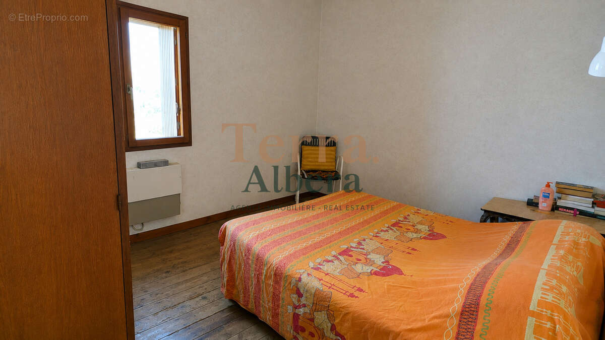 Authentique maison de village avec jardin constructible et beau potentiel - photo 17