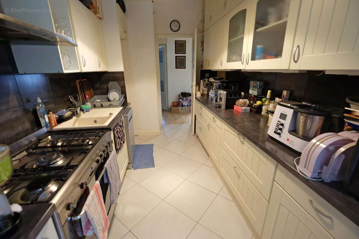 Appartement à SAINT-LAURENT-DU-VAR