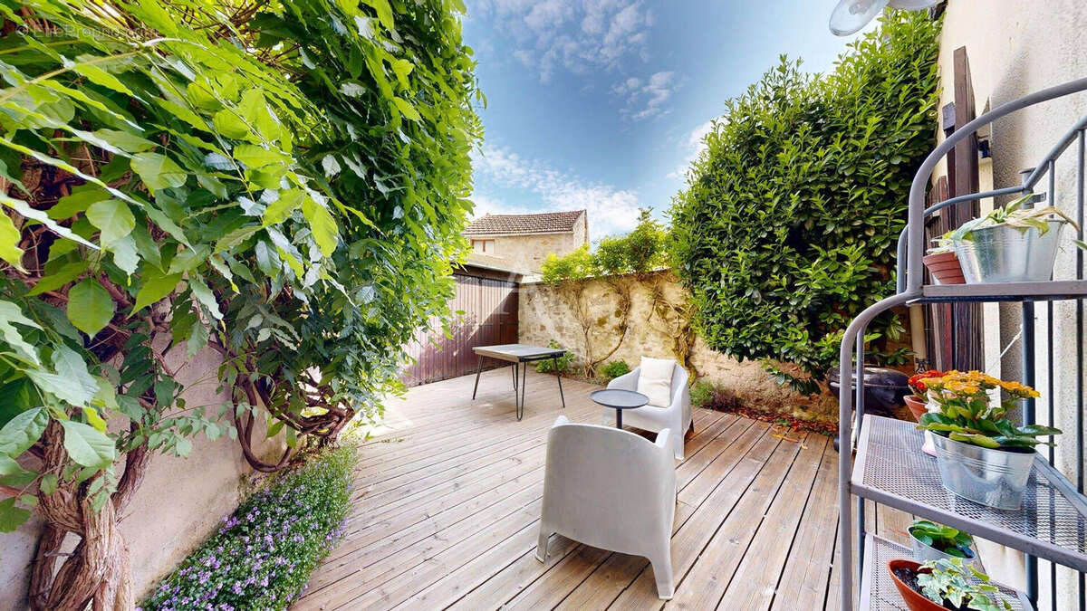 Maison de ville pleine de charme à Boissy-l'Aillerie  Exclusivité l'Adresse - photo 2