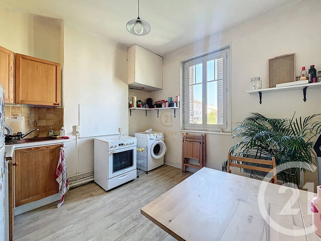 Appartement à LYON-8E