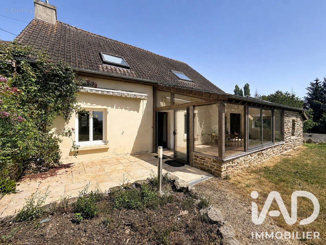 Photo 1 - Maison à PLOUGUENAST
