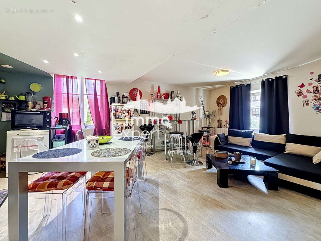 Appartement à MIRECOURT