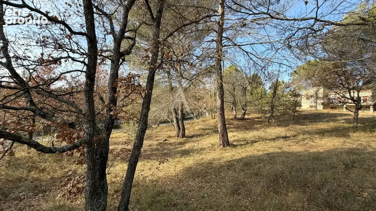 Terrain constructible de 1300m2 a pierrevert - photo 7