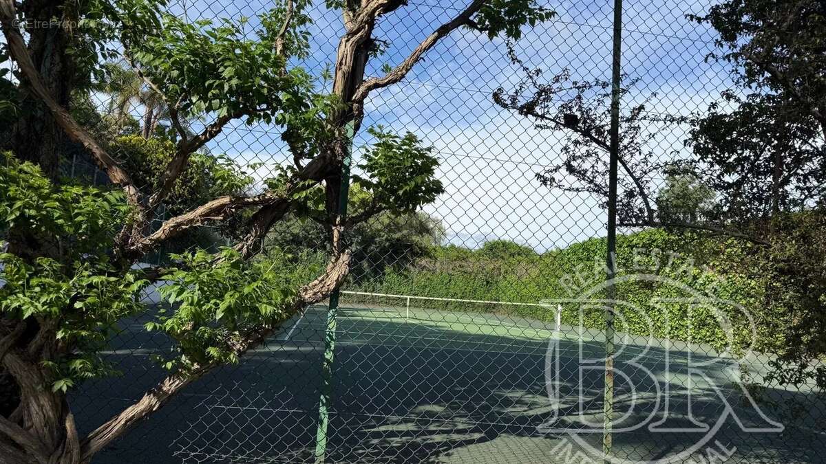 Appartement à VALLAURIS