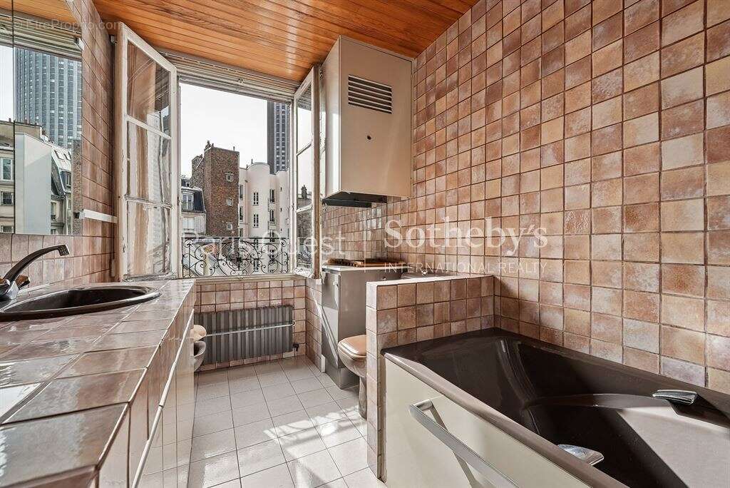 Appartement à PARIS-17E