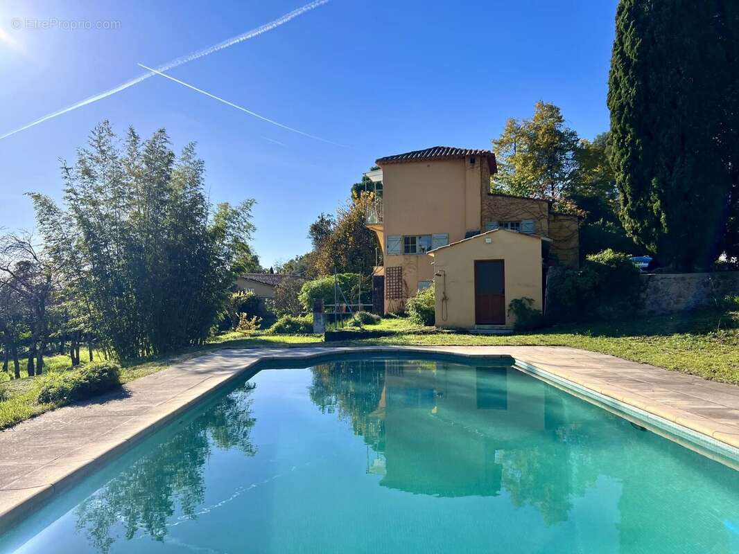 Maison à TOURRETTES-SUR-LOUP