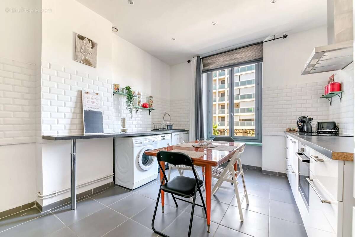 T2 bis villeurbanne – 45,47 m² – rénové – cachet de l’ancien - photo 4