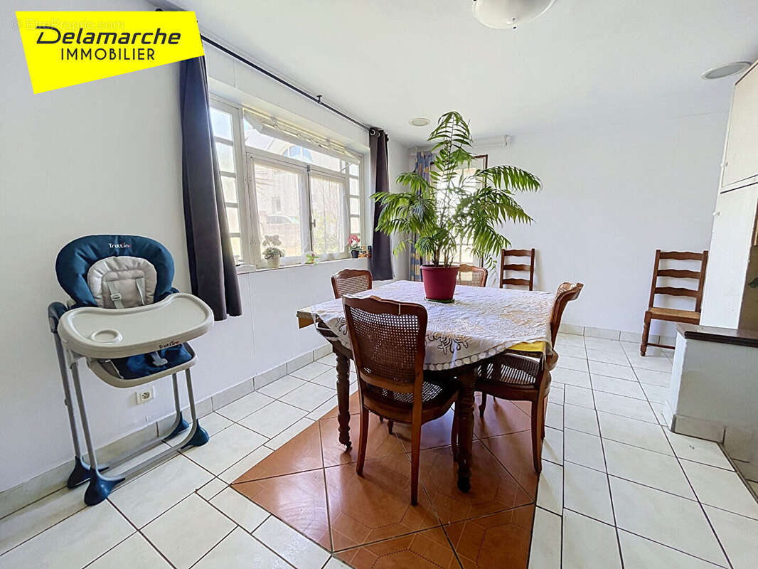 DONVILLE LES BAINS, à vendre, maison 2 chambres et jardin - photo 3
