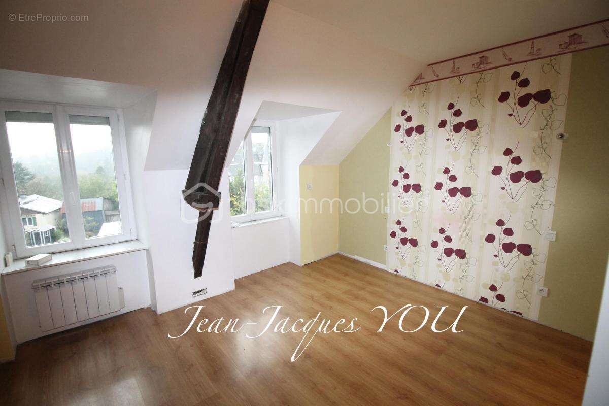 Maison à SAINT-POIS